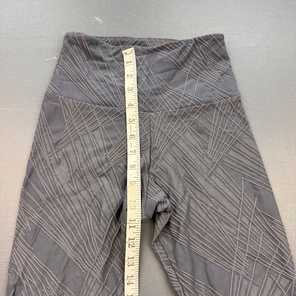 Onzie Leggings Women's S/M Gray High Waist Textured Print Yoga Workout Athletic - Picture 10 of 14